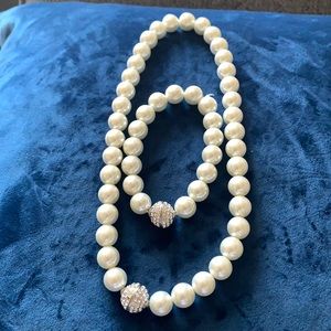 Pearl like necklace set